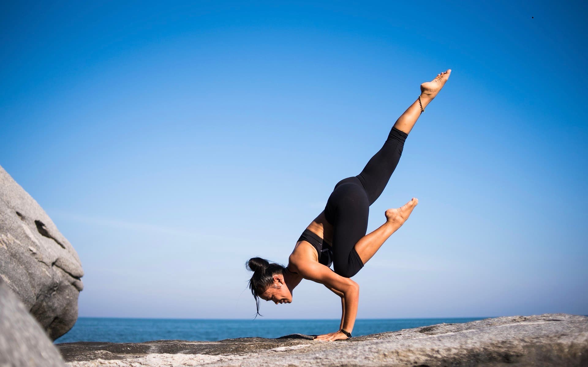 Postpartum fitness training session